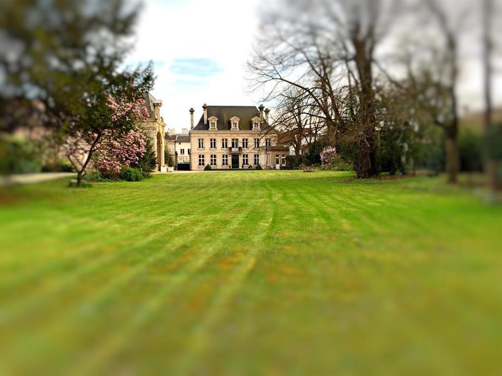 La Maison Dans Le Parc Сен-Дизье Экстерьер фото